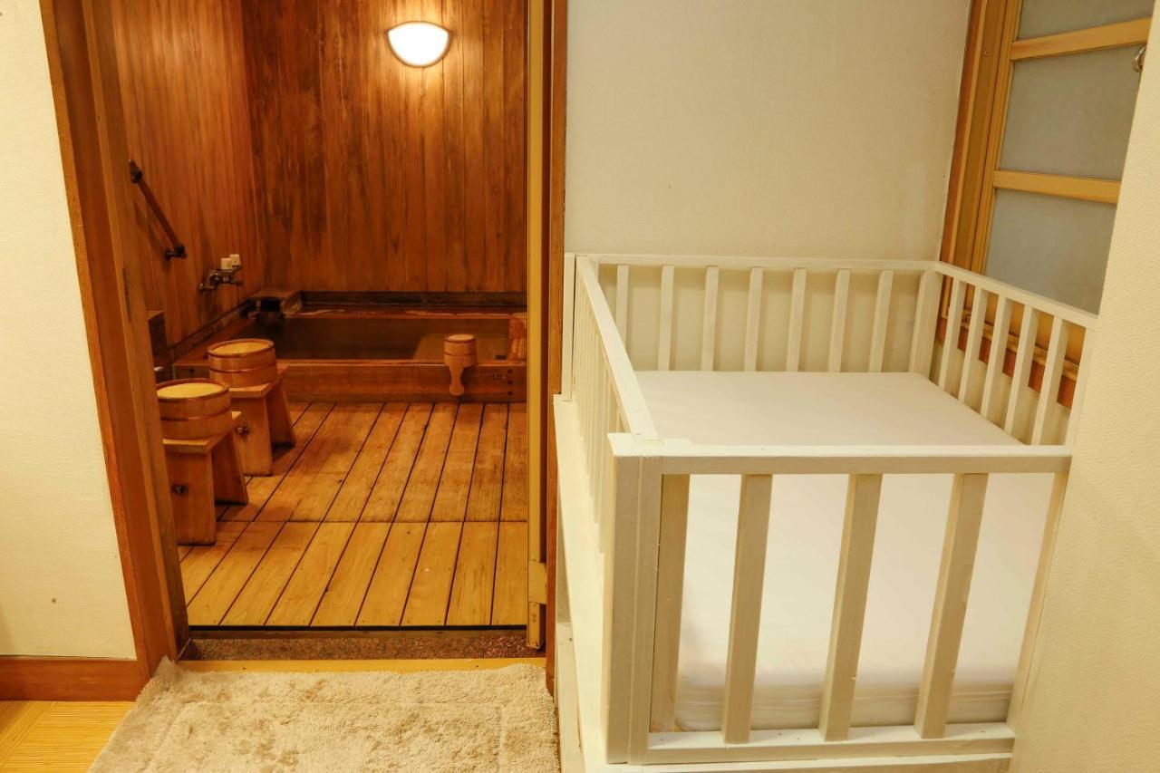 Hotel Kikunoyu Maniwa Buitenkant foto